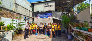 Ciptakan Sukacita Natal, Polsek Cilincing Gelar Aksi Sosial di Gereja Rehobot