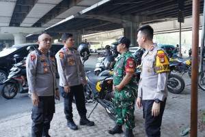 Wakapolres Metro Jakut Cek Kesiapan Personel di TL Coca-Cola, Antisipasi Massa Menuju Aksi di Monas