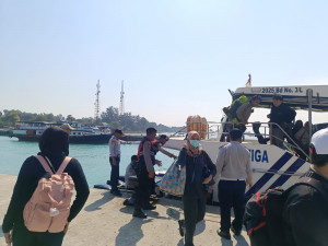 Jakarta On The Spot, Polres Kepulauan Seribu Perkuat Pelayanan Humanis di Dermaga dan Sosialisasikan Layanan Polisi 110