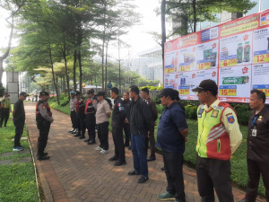 Polsek Metro Penjaringan Siagakan Personel, Pengamanan Aksi Mahasiswa di Menara Indomaret PIK Dilaksanakan Humanis