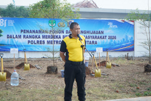 Sambut HUT Ke-81 RI, Polres Metro Jakarta Utara Tanam Pohon Bersama Forkopimko di Kawasan JIS
