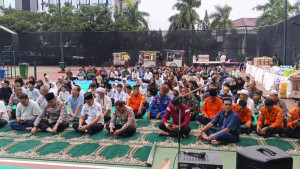 Kapolsek Metro Penjaringan Hadiri Buka Puasa Bersama Warga Menara Marina, Perkuat Sinergi Keamanan Lingkungan