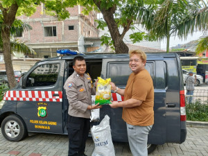Polsek Kelapa Gading dan Bulog Gerakan Pangan Murah, Warga Antusias Beli Beras SPHP