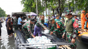 Kodam Jaya Respons Cepat Bantu Warga Terdampak Banjir di Kapuk Muara