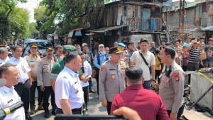 Kapolres Metro Jakarta Utara Bersama Forkopimko Tinjau Lokasi Kebakaran di Pademangan, Berikan Dukungan kepada Korban