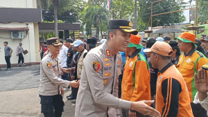 Jaga Jakarta, Polsek Metro Penjaringan Gelar Apel Potmas, Tegaskan Jaga Aturan dan Amanah di Wilayah