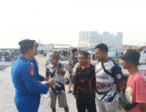 Jakarta On The Spot, Satpolairud Sosialisasikan Polisi 110 dan Keselamatan Berlayar di Dermaga Kalijapat