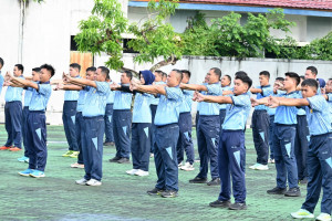 Silaturahmi Terjaga dan Soliditas Personel Semakin Menyala, Danlanud Sjamsudin Noor Rajut Kebersamaan Melalui Olahraga Bersama