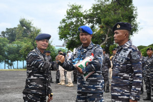 Lanal Sabang Laksanakan Apel Khusus dan Pembagian Sembako Kepada Prajurit