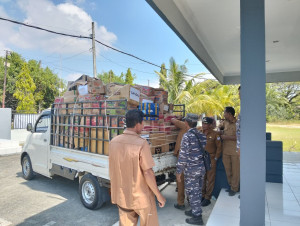 Pos TNI AL Meulaboh Kembali Salurkan Bantuan Kemanusiaan Bagi Korban Banjir di Tiga Kabupaten