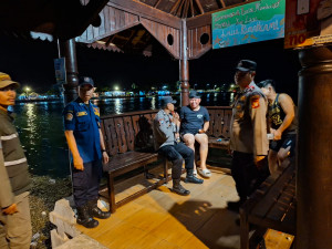 Patroli Malam Ops Ketupat Jaya 2026, Polres Kepulauan Seribu Fokus Amankan Rumah Ditinggal Mudik, Imbau Hubungi 110 Saat Darurat