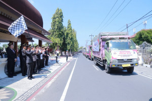 Polda Bali Kirim 5 Truk Bantuan untuk Korban Bencana Alam di NTT