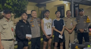 Polsek Kepulauan Seribu Selatan Gelar “Night Run Tidung Island” untuk Generasi Muda, Meski Diguyur Hujan Peserta Tetap Antusias