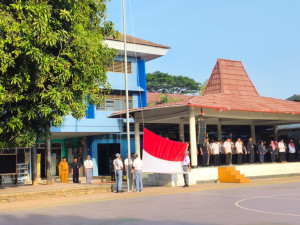 Kegiatan Program Police Go To School dan Cooling System Polsek Metro Penjaringan di SMK Negeri 56 Jakarta