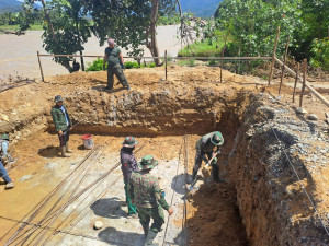 Pulihkan Akses Warga Badar, TNI dan Masyarakat Bangun Jembatan Gantung di Aceh Tenggara