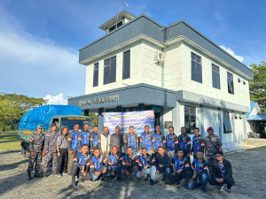 Danlanal Sabang Lepas Bantuan Kemanusiaan Untuk Korban Bencana di Kabupaten Pidie Jaya