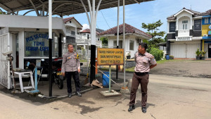 Bhabinkamtibmas Jatikarya Intensifkan Patroli Dialogis dan Pengecekan Rumah Kosong Ditinggal Mudik