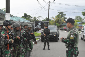 Yakinkan Situasi Tetap Kondusif Dandim 1710/Mimika Pimpin Langsung Patroli Wilayah