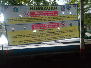 Hujan Bukan Halangan: Satpol PP bersama Tiga Pilar Sikat PKL dan Parkir Liar di Danau Sunter
