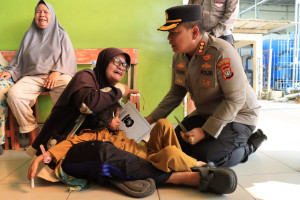 Kapolres Metro Bekasi Kota Kunjungi Korban Insiden Maut Di Depan Unisma Bekasi