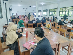 Tanamkan Karakter Panca Waluya, Bhabinkamtibmas Jakamulya Edukasi Guru dan Siswa SMKN 9 Bekasi