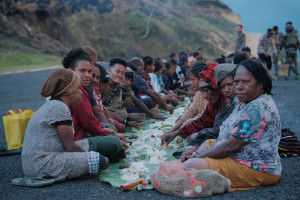 Delapan Bulan Bersama Masyarakat, Satgas Kepolisian Operasi Damai Cartenz -2026 Tinggalkan Kenangan Kekeluargaan di Kiwirok