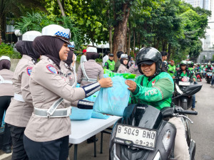 Polda Metro Jaya Bersama Mitra Gelar Jumat Peduli Tingkatkan Kepedulian Sosial