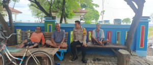 Bhabinkamtibmas Pulau Untung Jawa Jakarta On The Spot Sambang Warga, Sosialisasikan Layanan Polri 110 dan Perkuat Sinergi Kamtibmas