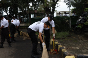 Polres Kepulauan Seribu Laksanakan Apel Pencanangan Kebersihan dan Pemilahan Sampah