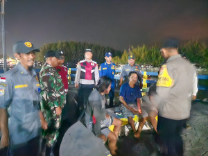 Sinergi TNI-Polri Perkuat Siskamling, Patroli Malam Cegah Gangguan Kamtibmas di Kepulauan Seribu Utara