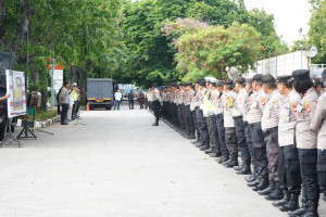 Polres Metro Jakarta Utara Kerahkan Ratusan Personel Amankan Aksi Unjuk Rasa Grib Jaya di Sunter