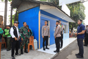 Polsek Bekasi Barat Berikan Pelayanan Pengamanan Giat Masyarakat di Pos Pam Sumber Arta
