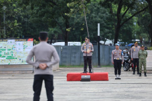 Wakapolda PMJ Minta Personel Layani Warga Secara Humanis di Pasar Murah Monas