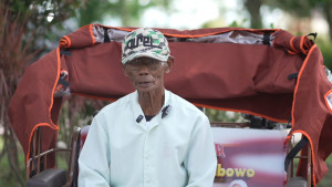 Dapat Becak Listrik, Penarik Lansia Blitar Girang: Pak Prabowo Bapak Kulo