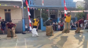 Semarak HUT Kemerdekaan RI Ke-81, Polsek Bekasi Barat Gelar Lomba Bersama Warga Kranji