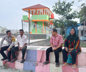 Bhabinkamtibmas Pulau Panggang Intensifkan Sambang Warga, Perkuat Sinergitas dan Sosialisasikan Hotline 110