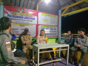 Patroli Malam Gabungan Polsek Kepulauan Seribu Utara Bersama TNI dan Satpol PP Perkuat Siskamling dan Cegah Guantibmas