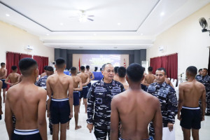 Dankodaeral lX Selaku Ketua Panitia Daerah Ambon Pimpin Sidang Komisi Pantukhirda Calon Bintara dan Tamtama PK TNi AL Gelombang ll 2025